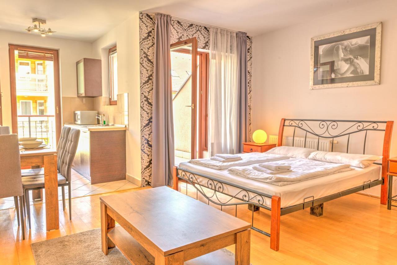 Central Apartments Budapest Bagian luar foto