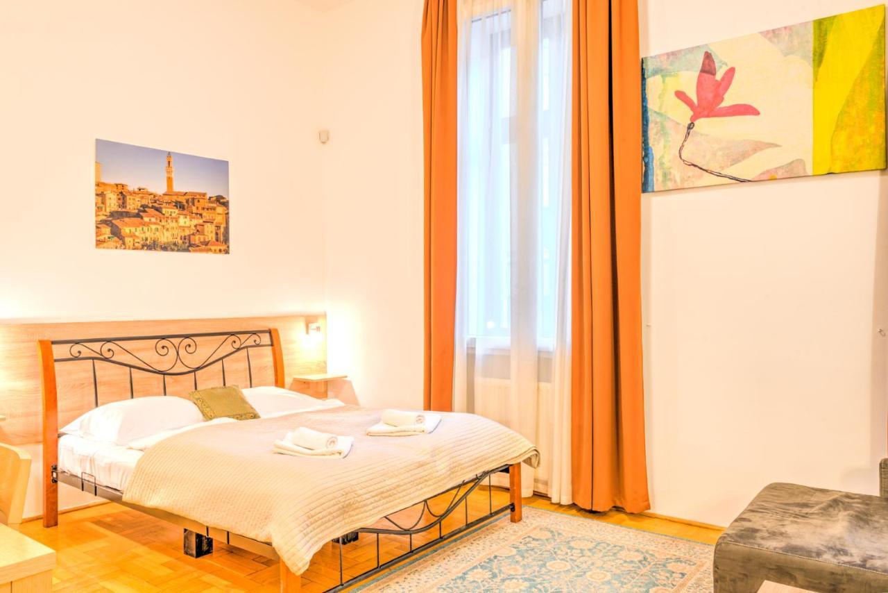 Central Apartments Budapest Bagian luar foto